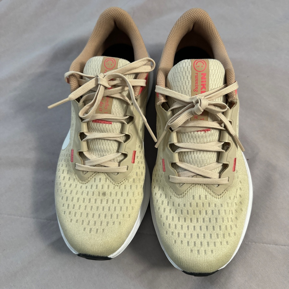 NIKE Women's Winflo 10 Athletic Running Shoes